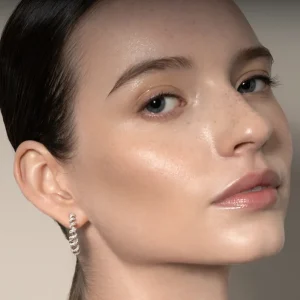 LARGE WHITE GOLD DIAMOND SLINKEE EARRINGS>Boochier Hot