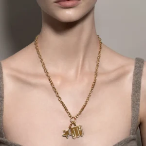 WHITE MOTHER OF PEARL YELLOW GOLD STAR CHARM>Boochier Fashion