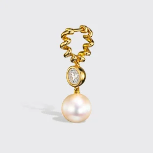 WHITE PEARL AND DIAMOND YELLOW GOLD BEACHING DROP HUGGIE EARRINGS>Boochier Best