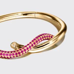 YELLOW GOLD HALF PINK SAPPHIRE TIES BANGLE>Boochier Hot