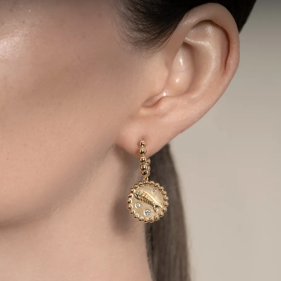 yellow_gold_lucky_cat_dia_2.webp YELLOW GOLD LUCKY CAT DIAMOND EARRINGS>Boochier Outlet